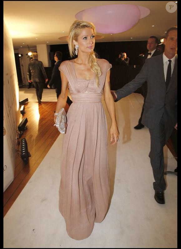 Paris Hilton lors de la soirée organisée par le joaillier de Grisogono le 18 mai 2010 dans l'hôtel du Cap Eden Roc  à Antibes