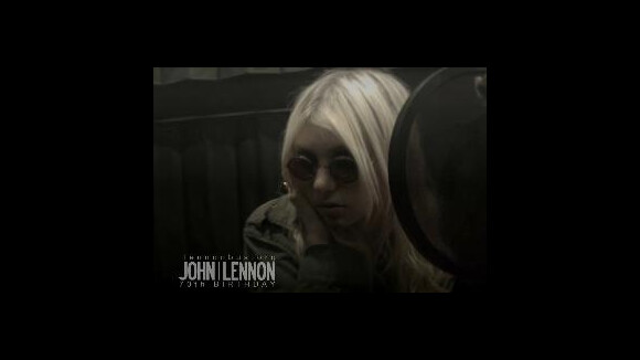 Taylor Momsen : Regardez la chanteuse en herbe massacrer un tube de John Lennon... dans un bus !