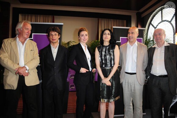 Le 22 mai 2010, au Majestic de Cannes, Julie Gayet, en qualité de présidente du jury du prix France Culture pour le Cinéma, récompensait une Ronit Elkabetz très émue...