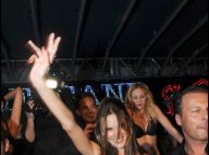 Cannes 2010 - La sublime Alessandra Ambrosio, une fan déchaînée en soirée !