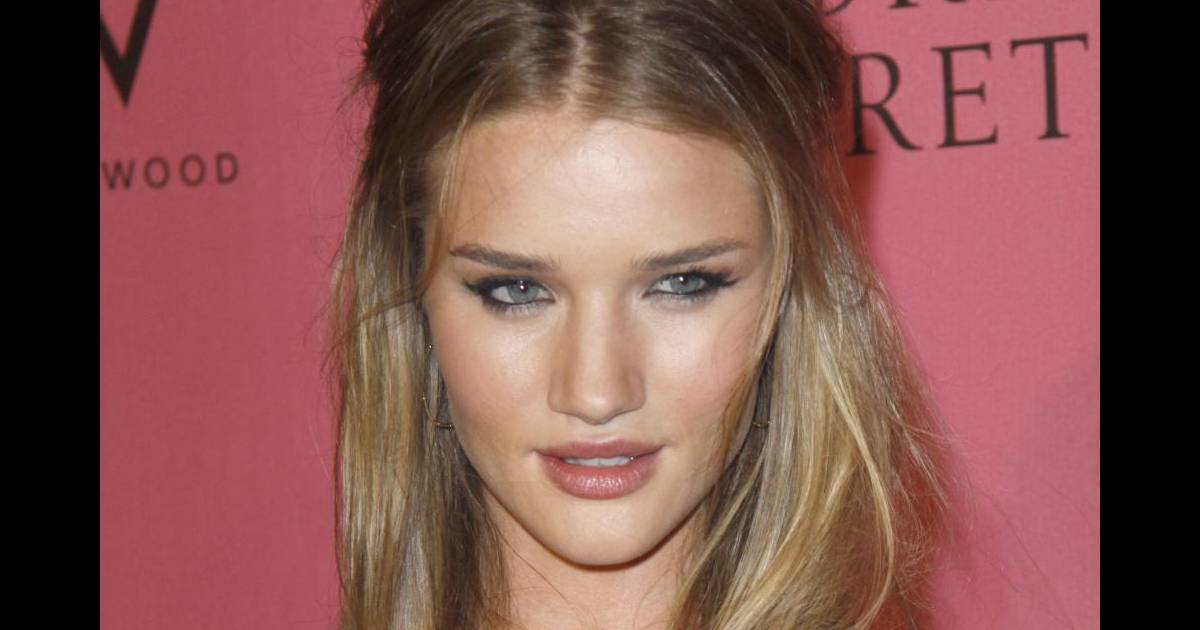 Le mannequin anglais Rosie HuntingtonWhiteley Purepeople