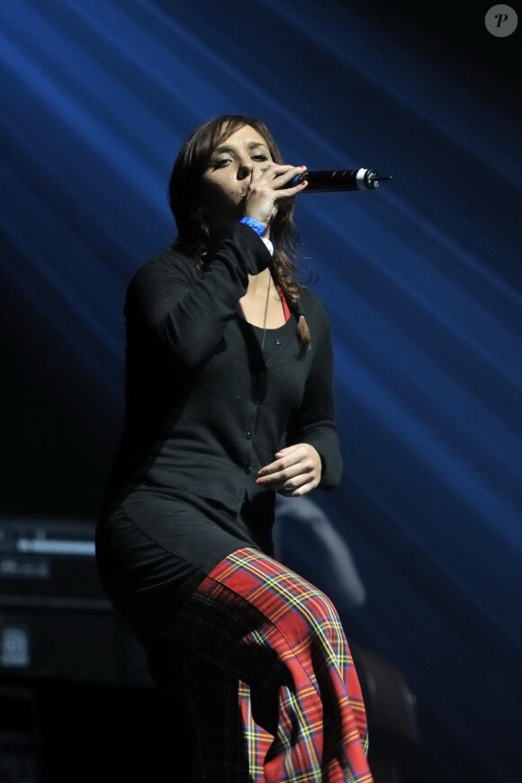 La chanteuse Zaz rencontre un succès phénoménal : son album est 7e des ventes en France.