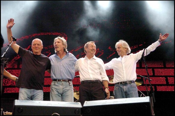 Dernière réunion de Pink Floyd - David Gilmour, Roger Waters, Nick Mason et Richard Wright - concert du Live 8, à Londres, juillet 2005.