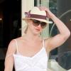Britney Spears fait du shopping à Westwood, vendredi 28 mai 2010.