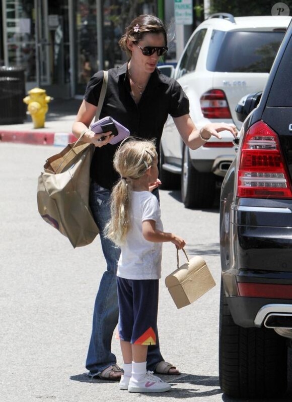 Jennifer Garner et sa fille Violet (31 mai 2010 à Brentwood)