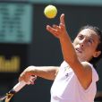 Francesca Schiavone gagne sa place en finale sur abandon de sa rivale, la russe Elena Dementieva. Roland-Garros le 3 juin 2010