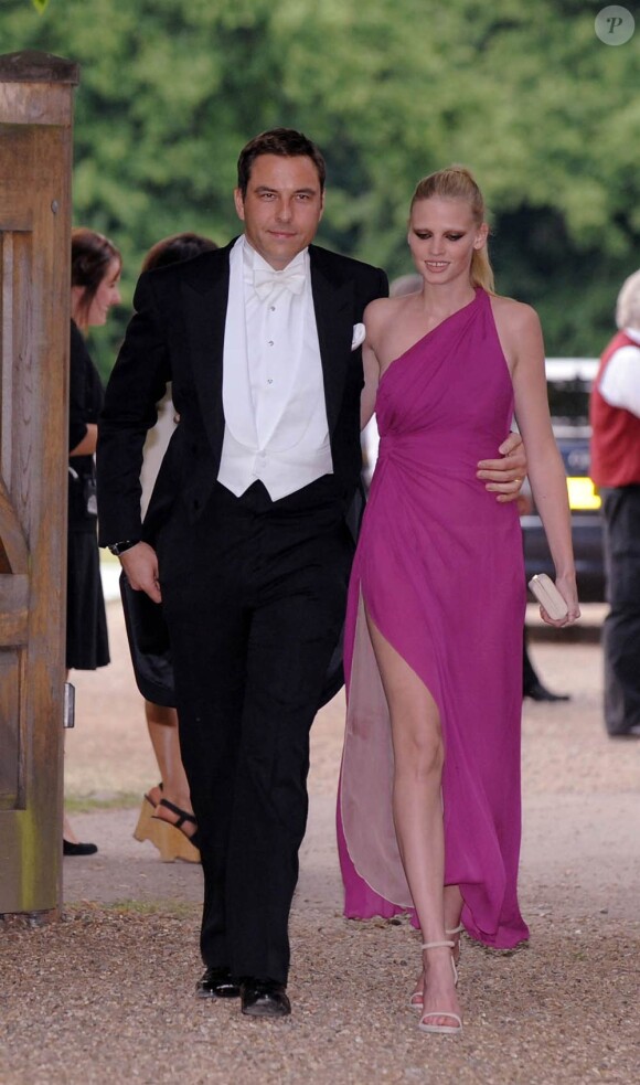 Lara Stone et David Walliams lors du 5e gala de charité annuel organisé par la Raisa Gorbatchev Foundation, qui s'est tenu au Stud House d'Hampton Court Palace, au sud de Londres, le 5 juin 2010.