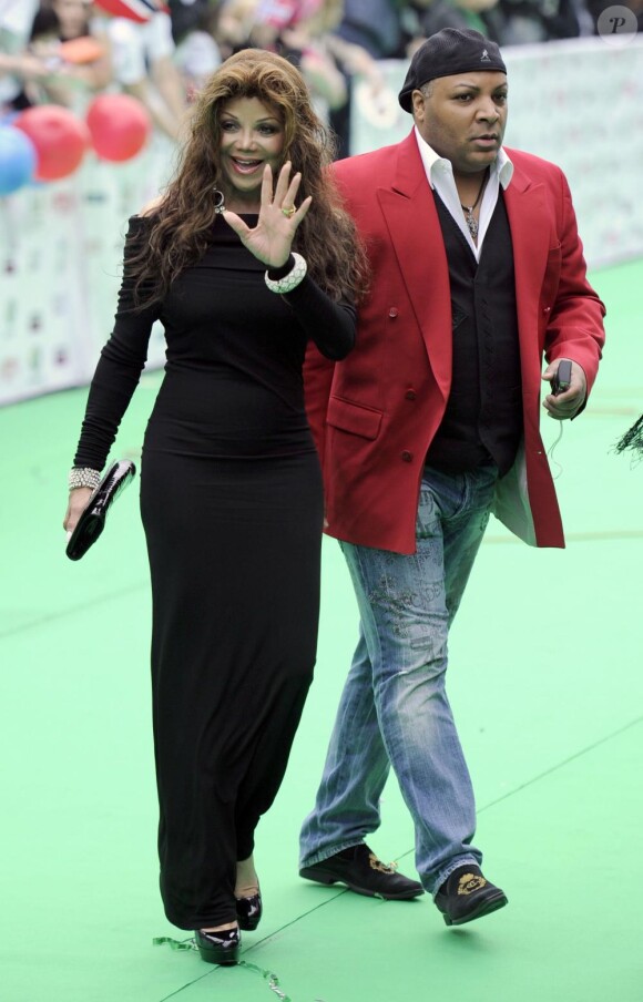 La Toya Jackson, à son arrivée pour la soirée des Muz-TV Awards, le vendredi 11 juin à Moscou.