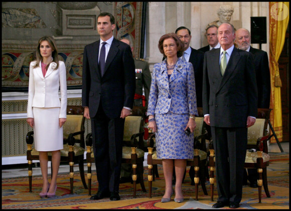Letizia d'Espagne et Felipe ont célébré le 25e anniversaire de l'intégration de l'Espagne. Le 13 juin 2010