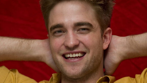 Twilight 3 : Robert Pattinson s'affiche super à l'aise... à la différence de son adversaire Taylor Lautner !