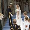Samedi 19 juin 2010 : Le mariage de la princesse Victoria de Suède et de Daniel Westling, apothéose de leur conte de fées, a été béni par un incroyable cortège de royaux. L'entrée dans la cathédrale avec le roi.