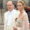 Samedi 19 juin 2010 : Le mariage de la princesse Victoria de Suède et de Daniel Westling, apothéose de leur conte de fées, a été béni par un incroyable cortège de royaux. Albert de Monaco et Charlene Wittstock.