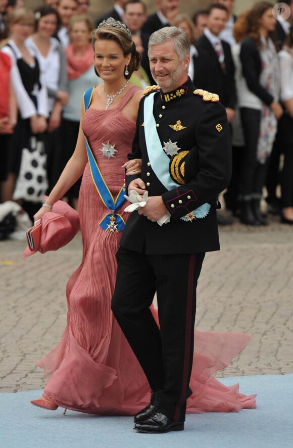 Samedi 19 juin 2010 : Le mariage de la princesse Victoria de Suède et de Daniel Westling, apothéose de leur conte de fées, a été béni par un incroyable cortège de royaux. Le prince Philippe et la princesse Mathilde de Belgique.