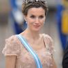 Samedi 19 juin 2010 : Le mariage de la princesse Victoria de Suède et de Daniel Westling, apothéose de leur conte de fées, a été béni par un incroyable cortège de royaux. Letizia d'Espagne.