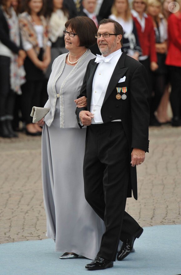 Samedi 19 juin 2010 : Le mariage de la princesse Victoria de Suède et de Daniel Westling, apothéose de leur conte de fées, a été béni par un incroyable cortège de royaux. Les parents du marié, Eva et Olle Westling.