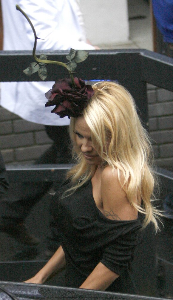 Pamela Anderson, à Londres, le 18 juin 2010