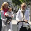 Kelly Rutherford en compagnie de sa mère et de sa fille Helena à Beverly Hills, le 18 juin 2010