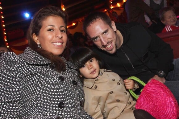 Franck Ribéry et sa femme Wahiba, avec l'une de leurs filles, en décembre 2008