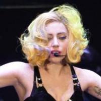Lady Gaga, perchée sur ses talons, victime d'une chute ridicule... Cela devait arriver !