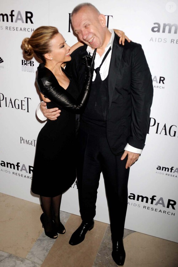 Kylie Minogue et Jean-Paul Gaultier au dîner de l'amfAR à New York, le 3 juin 2010. 