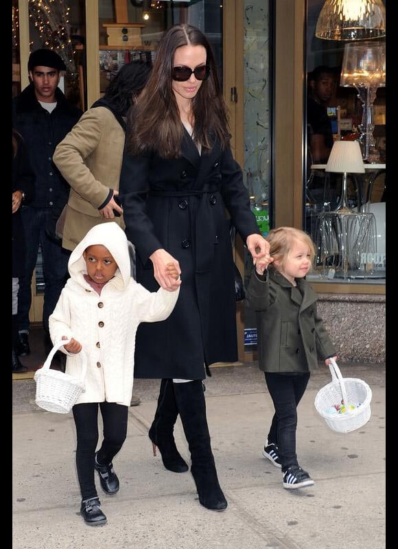 Angelina et ses filles Zahara et Shiloh à New York en février 2009