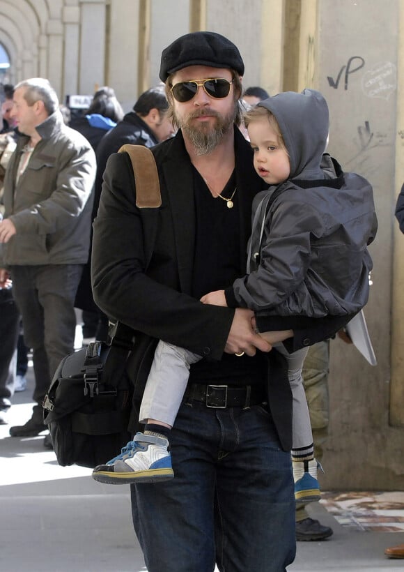 Brad Pitt et Shiloh en mars 2010