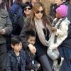 Pax, Maddox, Angelina Jolie et Zahara à Florence en mars 2010