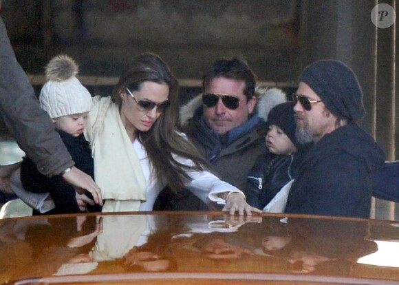 Knox et Vivienne, les jumeaux d'Angelina Jolie et Brad Pitt, en février 2010