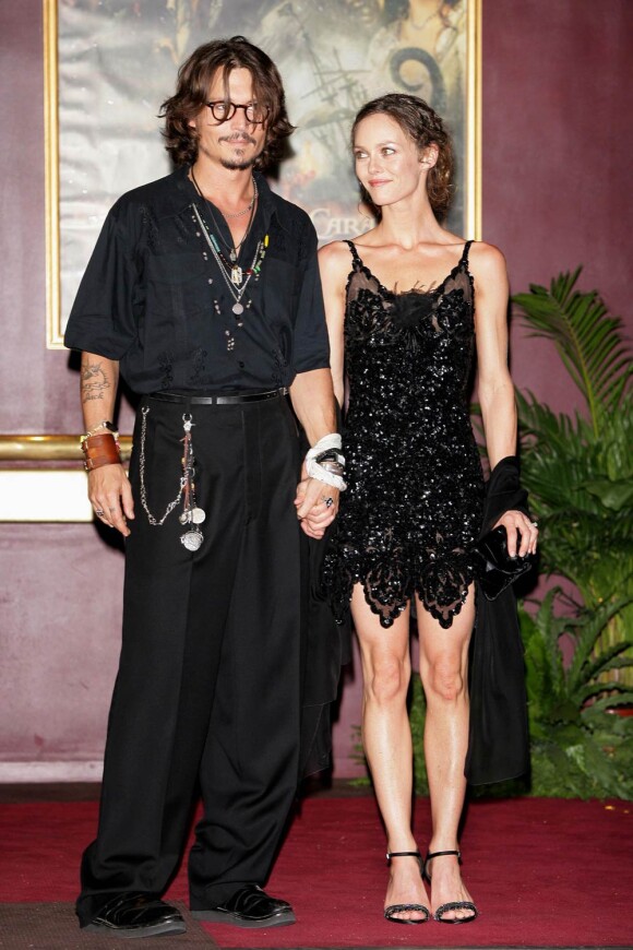 Vanessa Paradis et Johnny Depp lors de la première du film Pirates des Caraïbes à Paris, le 6 juillet 2006