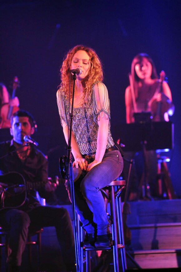 Vanessa Paradis, cool et simplicissime, lors d'un concert à Bruxelles en Belgique, le 23 juin 2010