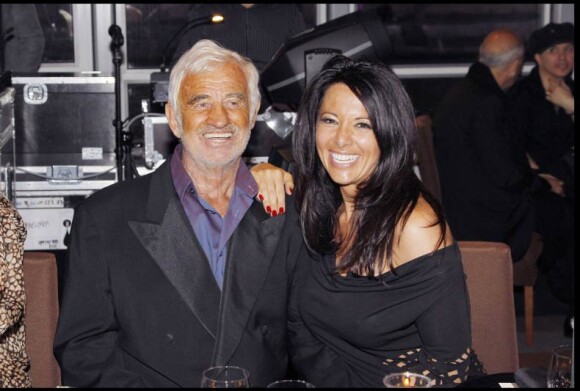 Jean-Paul Belmondo et Barbara Gandolfi au 67e anniversaire de Johnny Hallyday, le 15 juin 2010.