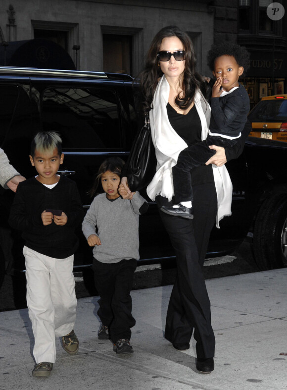 Angelina Jolie et ses enfants Zahara, Maddox et Pax