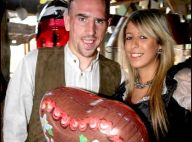Après la honteuse défaite des Bleus, Franck Ribéry est au soleil, amoureux et en famille... loin de Zahia ! (réactualisé)