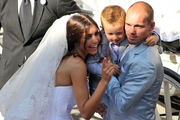 Wesley Sneijder, star du foot européen, a épousé la sublimissime Yolanthe Cabau van Kasbergen à Castelnuovo, en Toscane, le 17 juillet 2010 !