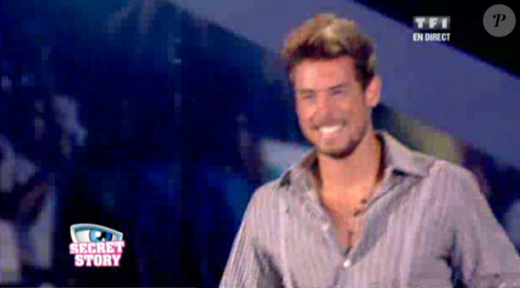 Anthony rejoint Benjamin Castaldi sur le plateau du prime (émission du 23 juillet 2010). 