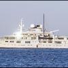 Le "petit" yatch de Melle Hilton qui l'abrite pour ses vacances !