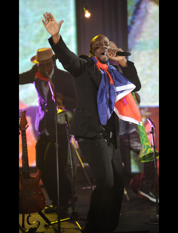 Wyclef Jean performe durant 'Hope For Haiti' afin de lever des fonds pour venir au secours des sinistrés du tremblement de terre d'Haïti en janvier 2010