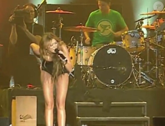 Miley Cyrus déchaînée et en plein show, à Madrid, le 22 juillet 2010.