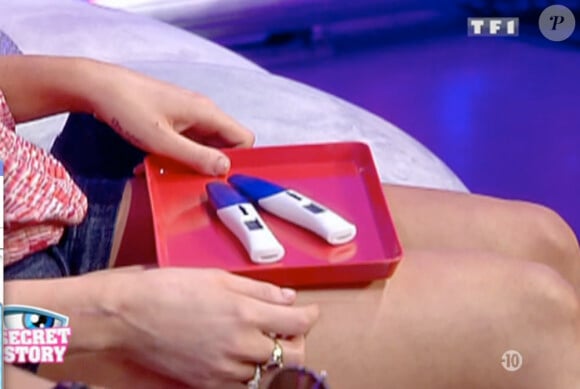 Anne-K découvre son test de grossesse... (émission du 2 août 2010)
