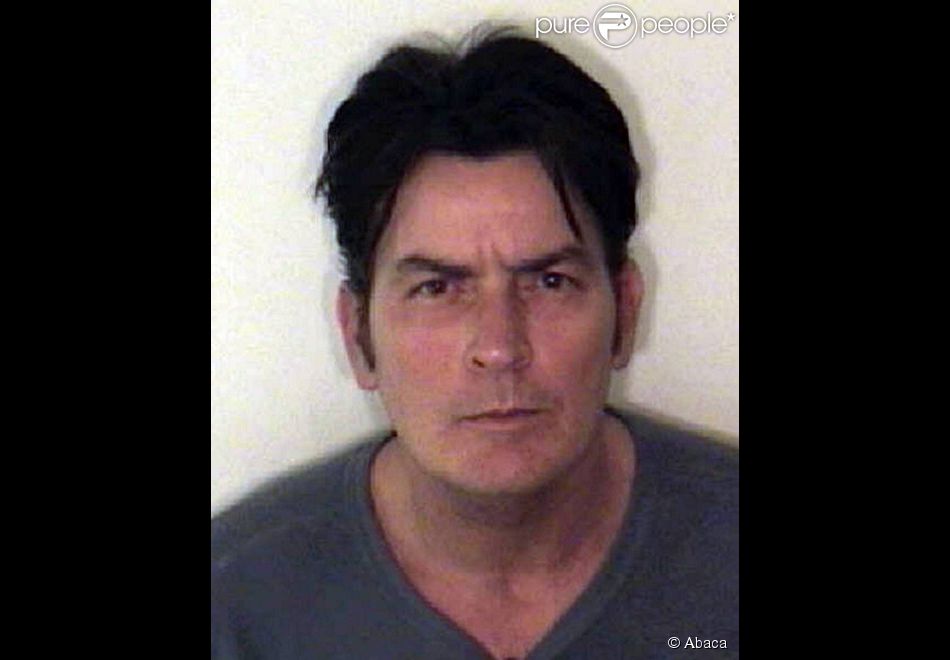 Mugshot de Charlie Sheen en décembre 2009 Purepeople