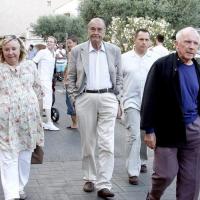 Jacques Chirac, en vacances entre amis, a gardé ses bonnes vieilles habitudes !