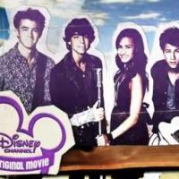 Suivez Demi Lovato et les Jonas Brothers dans les coulisses de "Camp Rock 2 : Le face à face" !