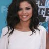 La ravissante Selena Gomez à l'occasion des Teen Choice Awards 2010, qui se sont tenus au Gibson Amphitheater d'Universal City, au nord de Los Angeles, en Californie, le 8 août 2010.
