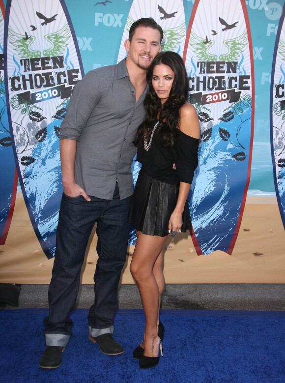 Channing Tatum et Jenna Dewan à l'occasion des Teen Choice Awards 2010, qui se sont tenus au Gibson Amphitheater d'Universal City, au nord de Los Angeles, en Californie, le 8 août 2010.