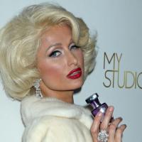Paris Hilton : Trop maquillée et poitrine surboostée, elle est une pâle copie de Marilyn !
