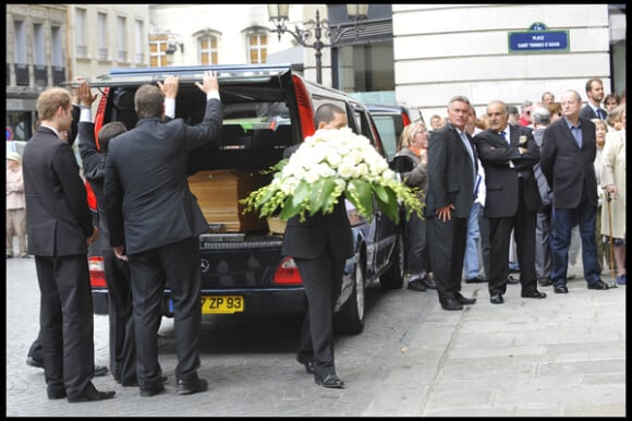 Le cercueil de Bruno Cremer