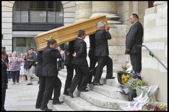 Le cercueil de Bruno Cremer