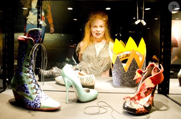 Vivienne Westwood lors d'une exposition de chaussures à Londres le 25 août