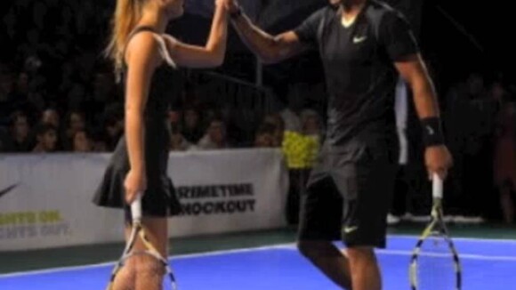 Bar Refaeli, en tenniswoman ultra-sexy, fait équipe avec Nadal... face aux pitreries de Bradley Cooper !