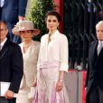 La reine Rania de Jordanie, une beauté à l'élégance rare, qui apporte un souffle glamour au monde la politique internationale.